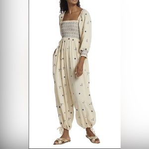 Free people Dahlia jumpsuit NWT in size small